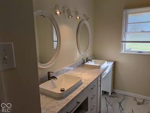 Bath - 2060 E Thompson Rd, Indianapolis, IN 46227 photo 5 of 6
