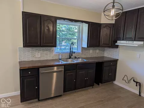 Kitchen - 2060 E Thompson Rd, Indianapolis, IN 46227 photo 3 of 3
