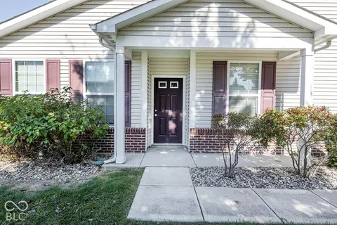 9599 Prairie Smoke Dr, Noblesville, IN 46060