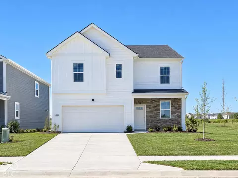 3700 Gordon Dr, Whitestown, IN 46075