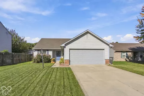5914 Woodcote Dr, Indianapolis, IN 46221