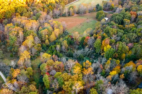 000 Henderson Ln, Nashville, IN 47448