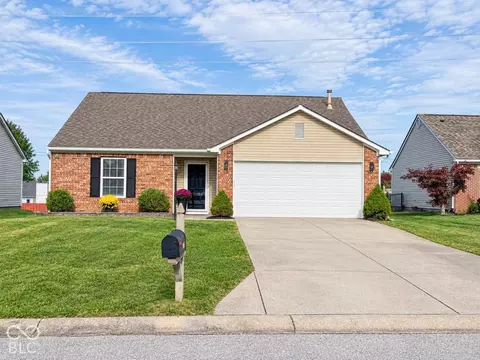 3846 Chancellor Dr, Greenwood, IN 46143