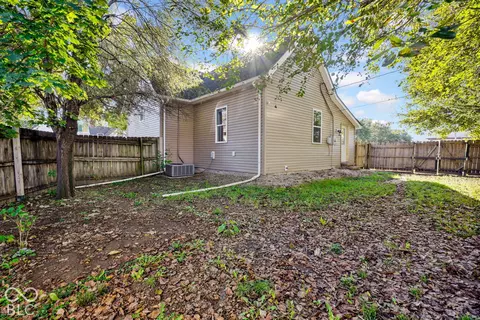 Exterior - 1502 Union St, Columbus, IN 47201 photo 6 of 6