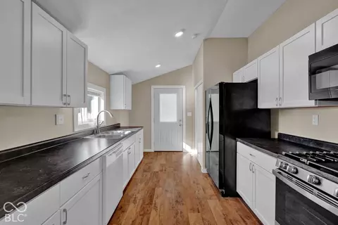 Entry Way - 1502 Union St, Columbus, IN 47201 photo 1 of 1
