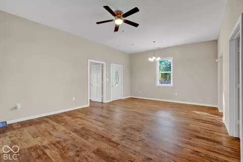 Living - 1502 Union St, Columbus, IN 47201 photo 2 of 2