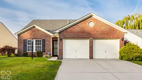 12226 Sagamore Woods Dr, Fishers, IN 46037