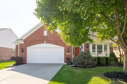 8783 W Cobblestone Dr, Zionsville, IN 46077