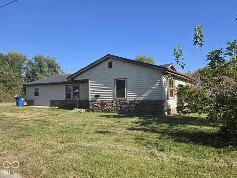 302 E Neal St, Jasonville, IN 47438