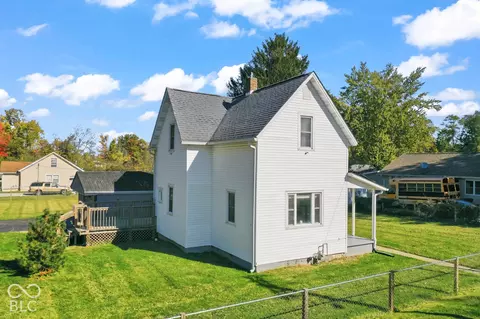 1740 W Railroad St, New Castle, IN 47362 | MLS# 22133272 | 41 Photos ...