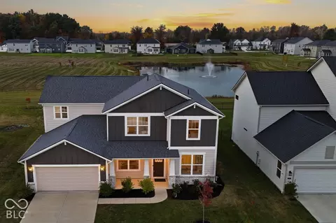 8410 Morgan Ln, Zionsville, IN 46077