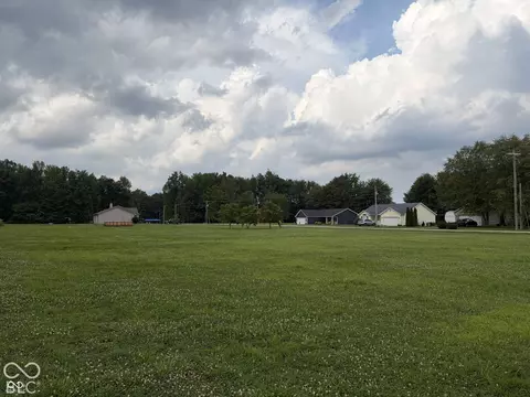 975 E Pueblo Trl, Greensburg, IN 47240
