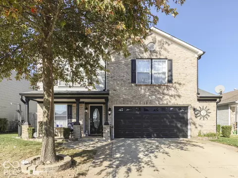 960 Bentgrass Dr, Greenwood, IN 46143