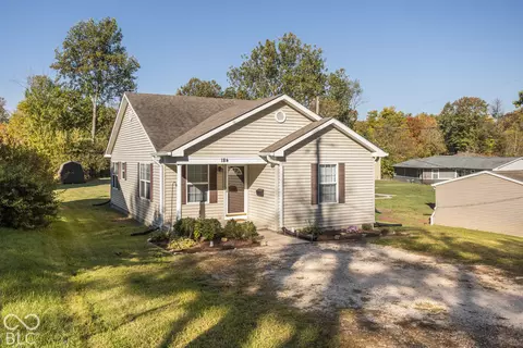 184 High St, Danville, IN 46122