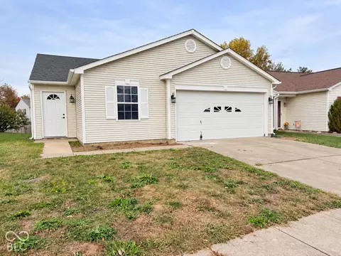 9132 Blue Pine Dr, Indianapolis, IN 46231