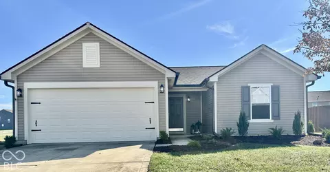 2257 Schoolmarm Dr, Greenfield, IN 46140