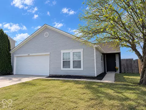 1308 Shadetree Ln, Sheridan, IN 46069