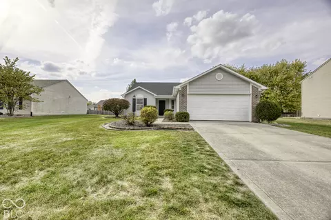 19497 Pathway Pointe, Noblesville, IN 46062
