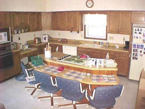 426 E Way Cross Dr, New Castle, IN 47362 photo 2