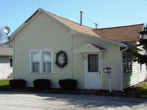 122 N John St, Pendleton, IN 46064 photo 1