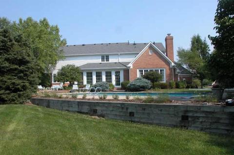 10534 Coppergate Dr, Carmel, IN 46032 photo 2