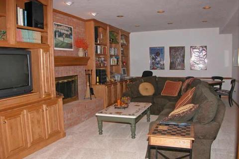 10534 Coppergate Dr, Carmel, IN 46032 photo 9