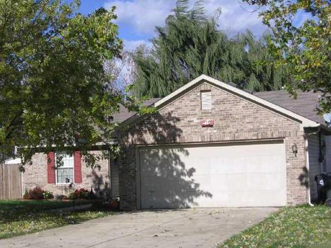 17 Village Pkwy, Pendleton, IN 46064 photo 1