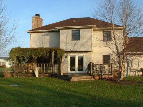 135 Hawthorn, Pendleton, IN 46064 photo 2