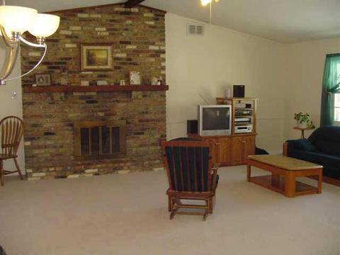11399 Central Dr E, Carmel, IN 46032 photo 2