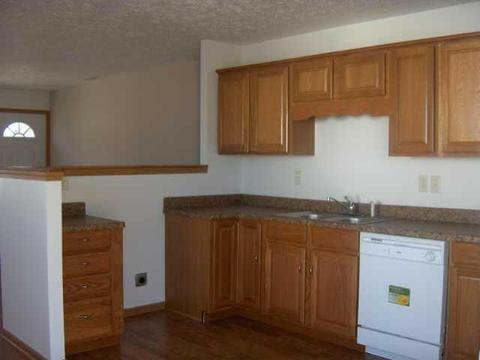 954 Highlander Dr, Plainfield, IN 46168 photo 3