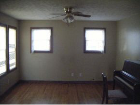 725 Thayer St, Plymouth, IN 46563 photo 6