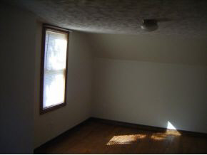 725 Thayer St, Plymouth, IN 46563 photo 9