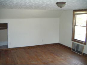 725 Thayer St, Plymouth, IN 46563 photo 8