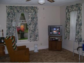 907 Pearl St, Plymouth, IN 46563 photo 5