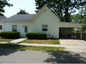 306 N Center St, Akron, IN 46910 photo 1
