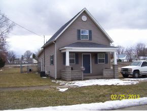 208 W Lake St, Knox, IN 46534 photo 1