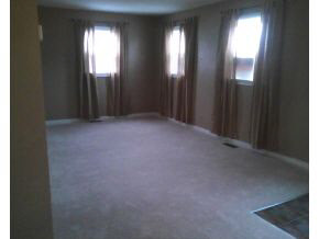 305 S Plum St, Plymouth, IN 46563 photo 2