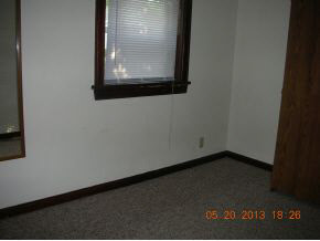 604 N Thayer St, Bourbon, IN 46504 photo 6