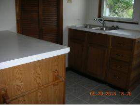 604 N Thayer St, Bourbon, IN 46504 photo 3