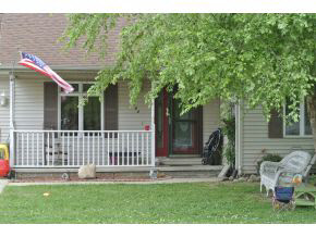 804 Maple Ave, Plymouth, IN 46563 photo 2