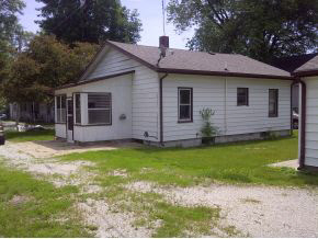 930 Park St, Rochester, IN 46975 photo 2