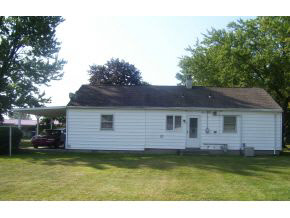 502 W Park Ave, Bourbon, IN 46504 photo 2