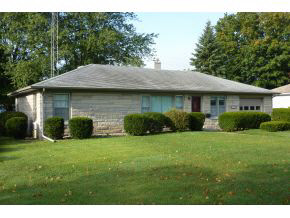 1213 Lakeshore Dr, Rochester, IN 46975 photo 1