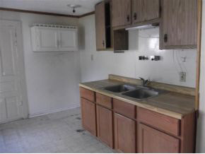 506 Gilmore St, Plymouth, IN 46563 photo 2