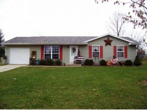 334 W Plum St, Argos, IN 46501 photo 1