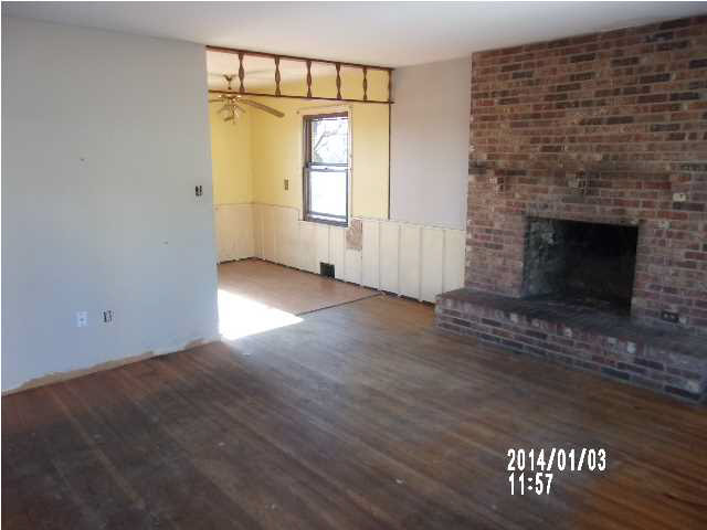 2904 W Delaware St, Evansville, IN 47720 photo 2