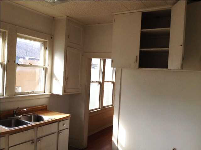 1807 Stringtown Rd, Evansville, IN 47711 photo 3