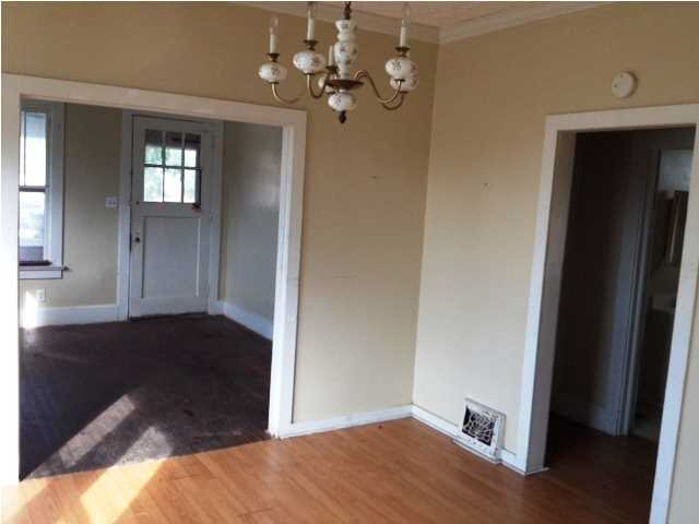 1807 Stringtown Rd, Evansville, IN 47711 photo 2