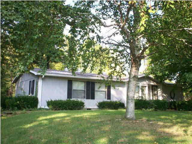 6804 W North St, Owensville, IN 47665 photo 2