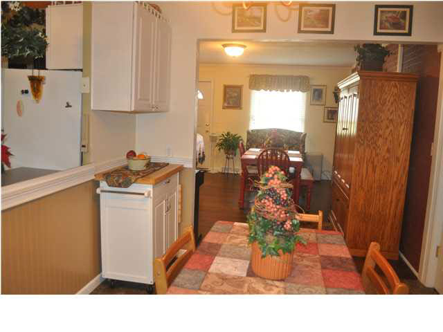 203 Spruce Ln, Dale, IN 47523 photo 12